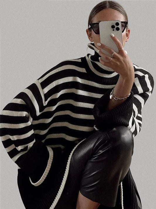 Loose sweater with black and white stripes